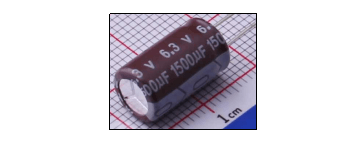 电解电容容值标注示例:展示电解电容上直接标注的容值